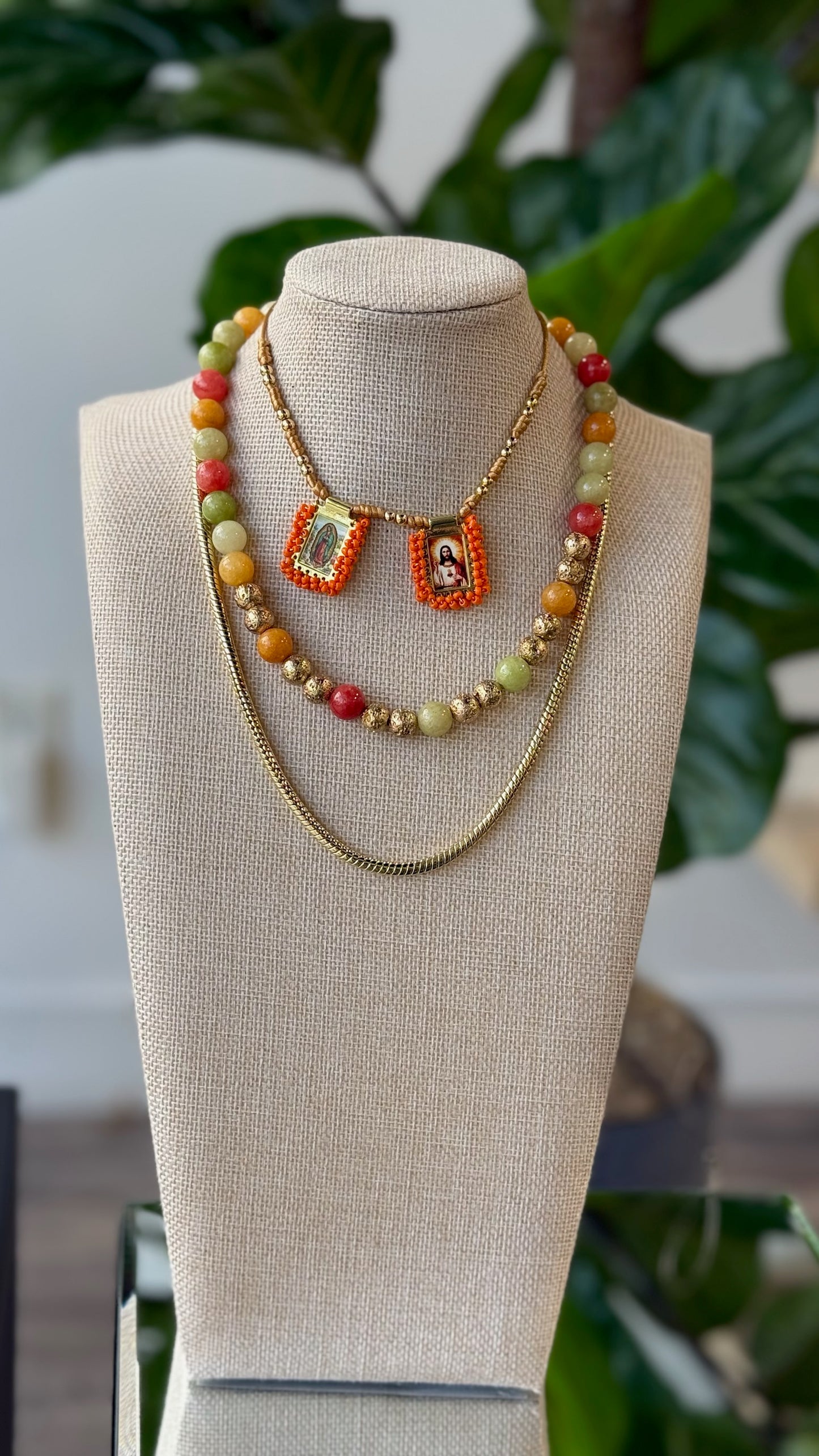 Mía Necklace