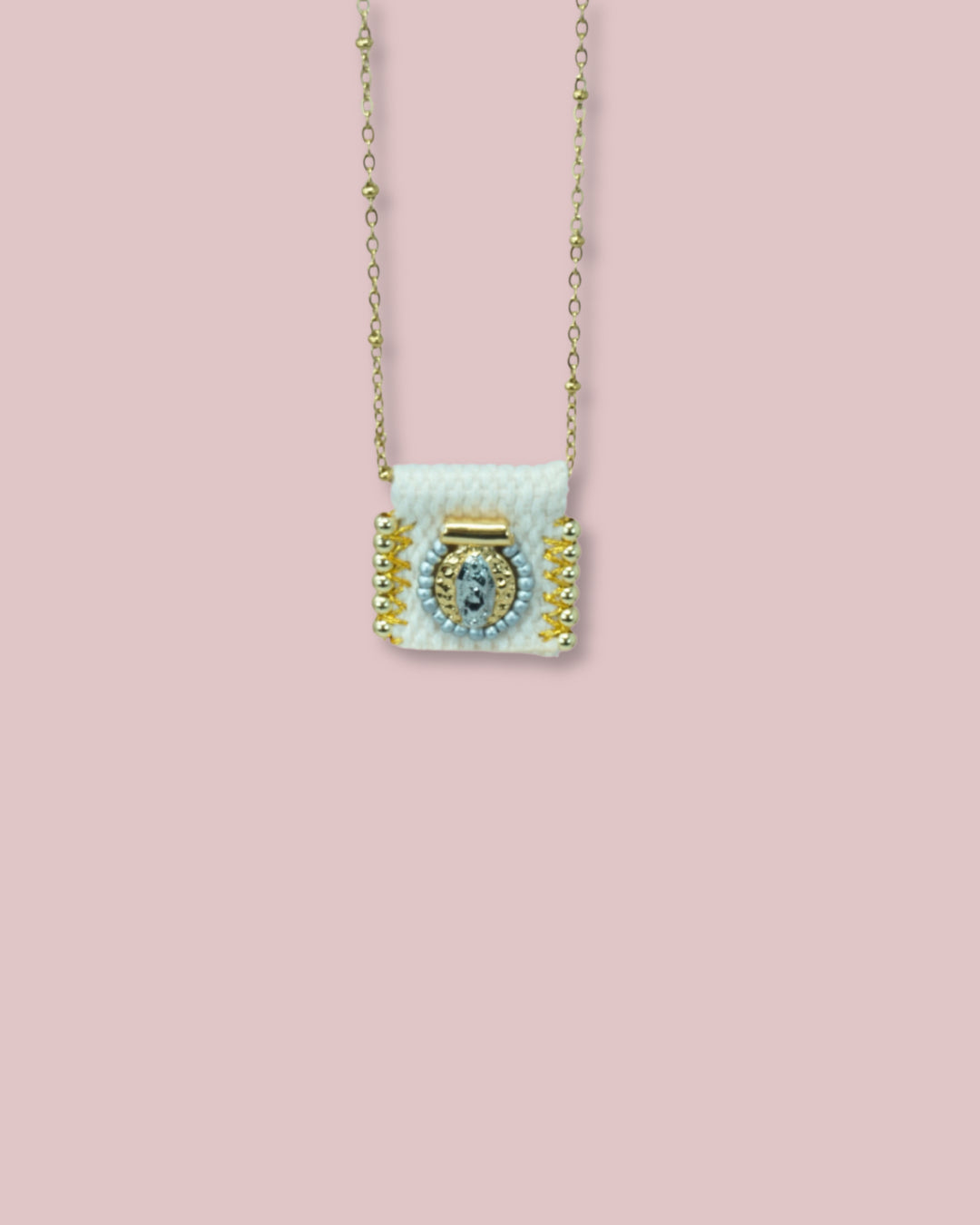 Escapulario Gold Necklace